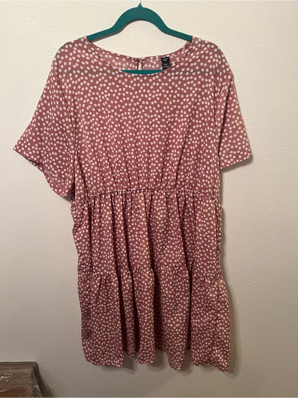 SHEIN Brand - White Daisy Dress - Size: 4X.